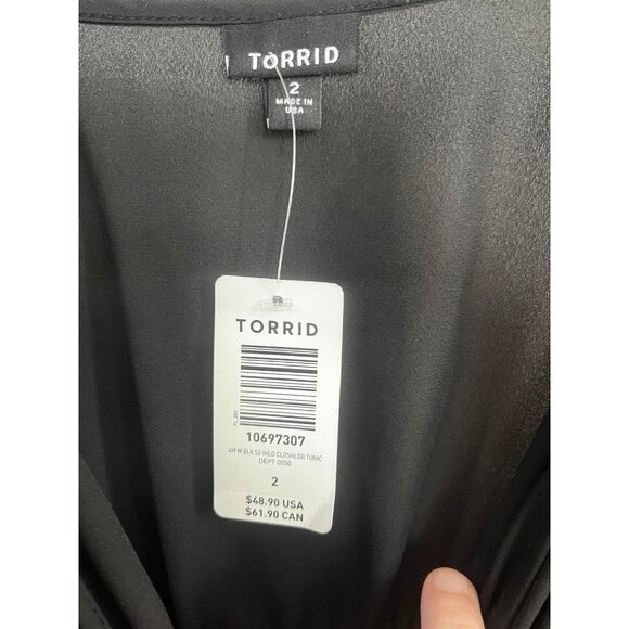 Torrid size 2 black hi-low cold shoulder tunic top - Picture 5 of 7